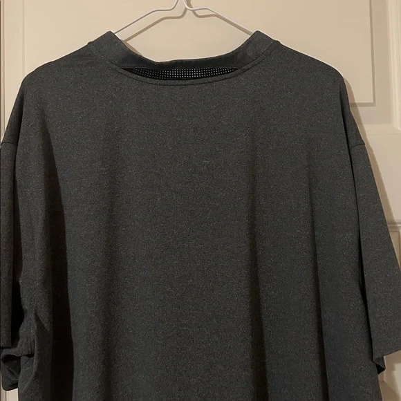 Nike Men's Dri Fit Golf Shirt - Picture 3 of 4